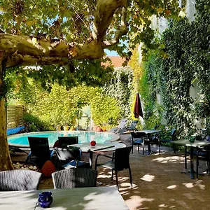 ホテル Cit'hotel Le Louvre Orange, オランジュ