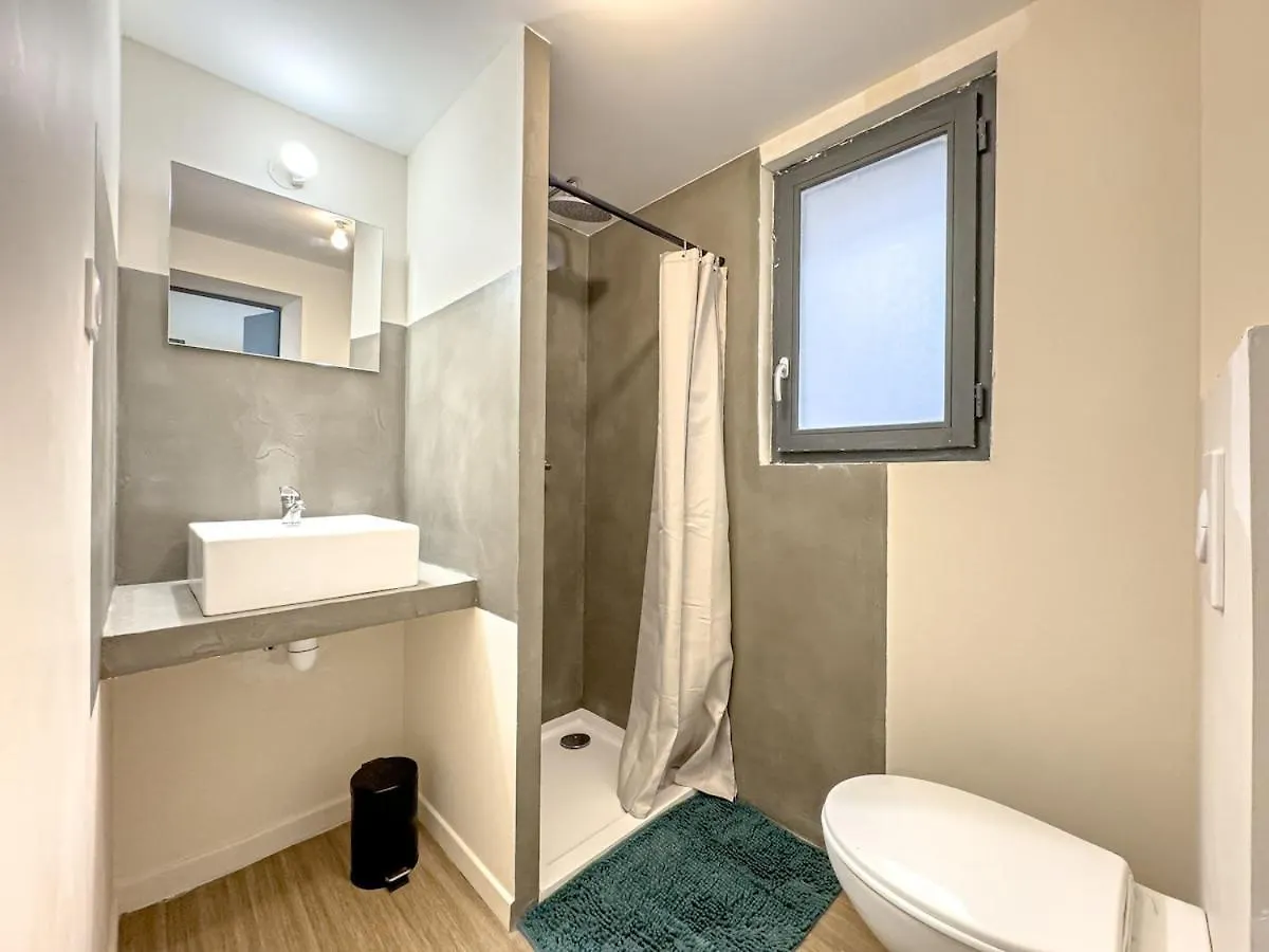 Le Cocon Appartement A 300M Du Theatre Antique Orange  Apartment