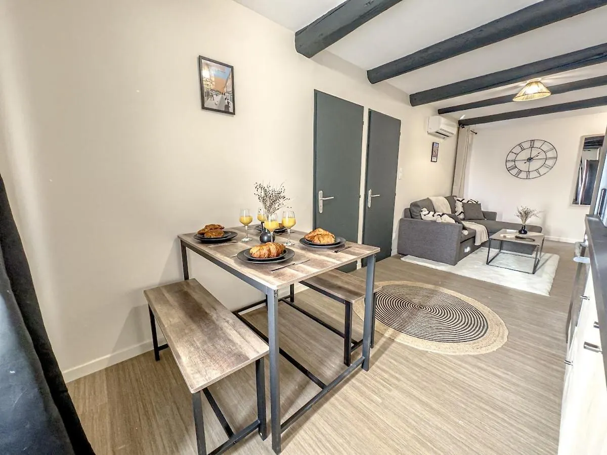 Le Cocon Appartement A 300M Du Theatre Antique Orange  0*, Orange (Vaucluse)